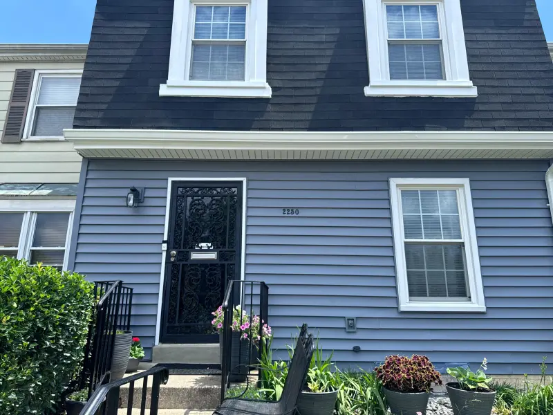 Frontal view of beautiful siding in residential property